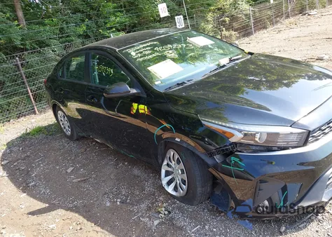 2024 Kia Forte Lx из США, поврежденный, VIN 3KPF24AD7RE806029